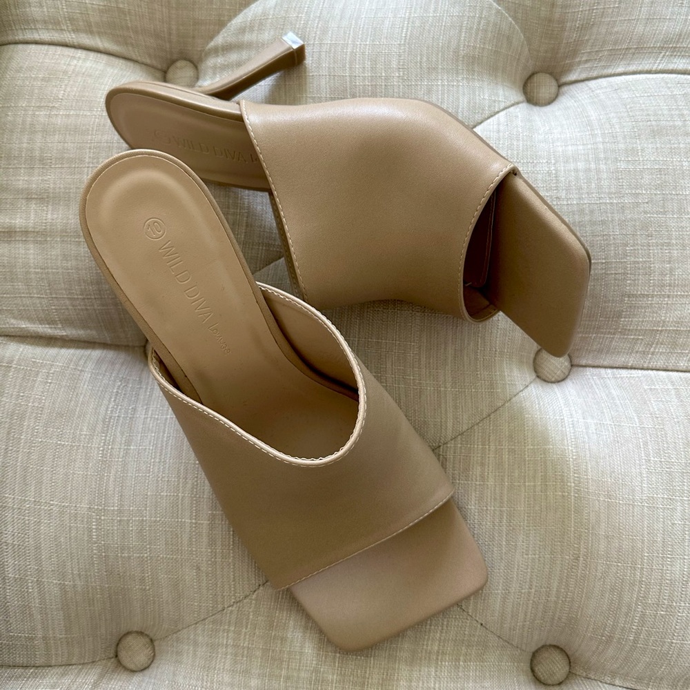 Forever 21 Nude Heeled Mules (NWOT) sz 10